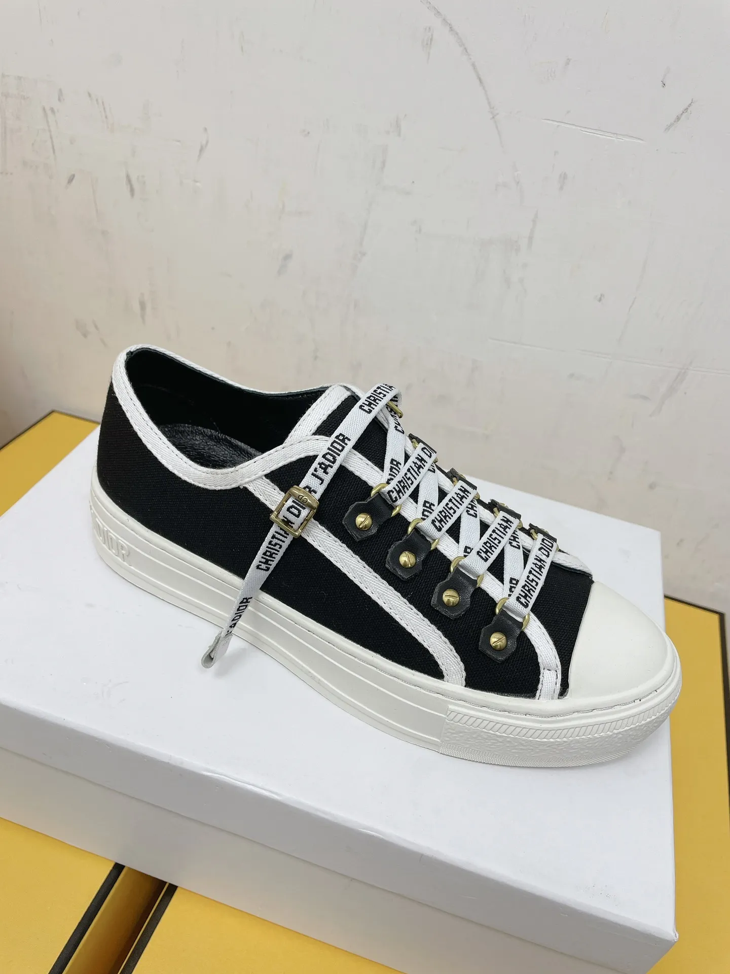 👟👟Ex-factory price 420👟👟 DIOR classic casual shoes black and white, classic 2 colors + 21 spring and summer latest colors, black and white, countless Internet celebrity shows, crazy rhythm, 21 spring and summer new products have richer materials, craftsmanship and design elements, so beautiful🔸Number: 35-40